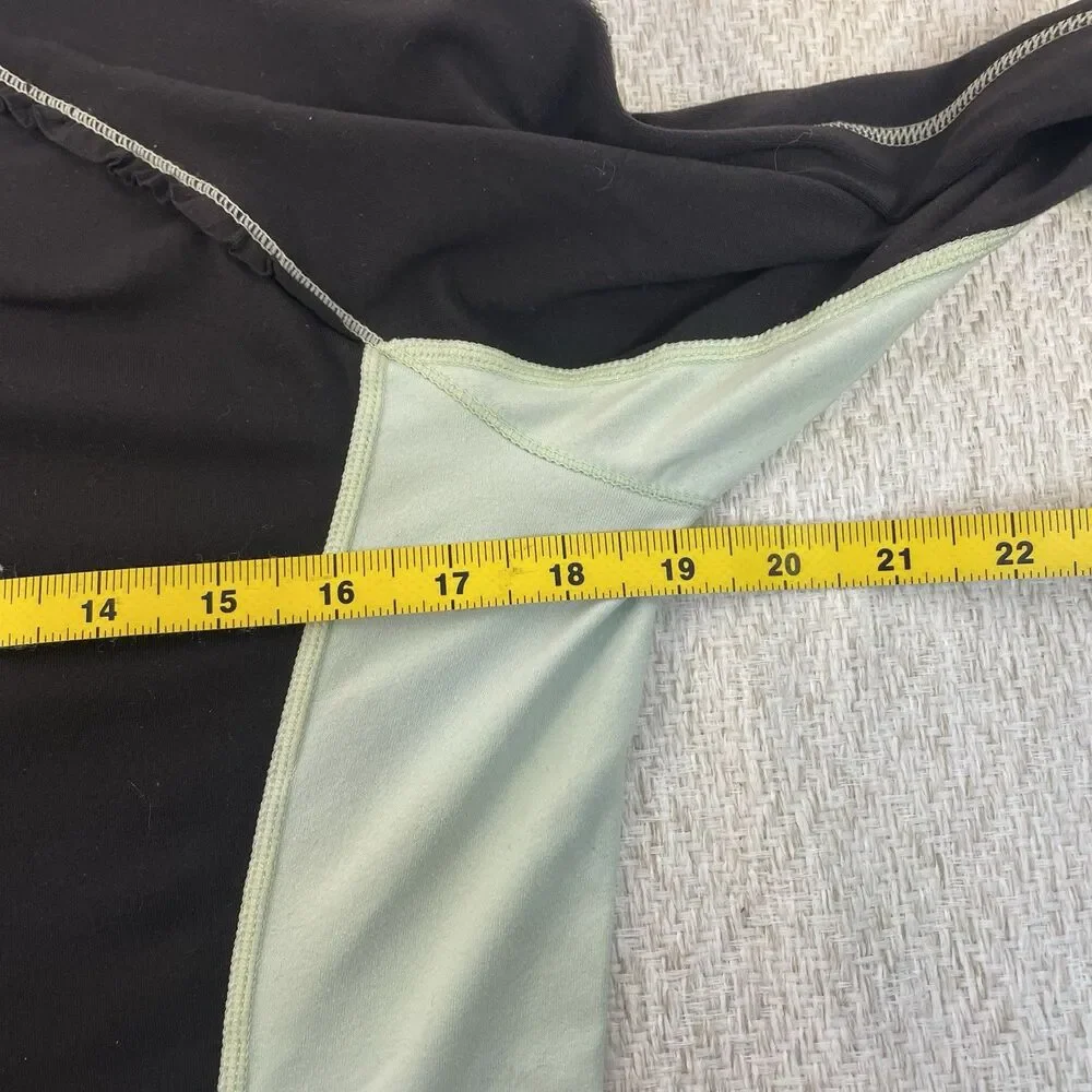 Lululemon Womens 10 Long Sleeve Top Ruffled Shoulder Seam Colorblock Green Black - Picture 7 of 8